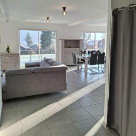 La Marceline, maison proche du village, hotel u gradu Šaravin