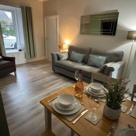 Modern 2BR Blairgowrie Cottage, hotel in Blairgowrie