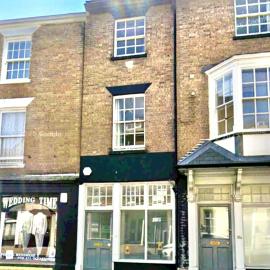 Dorchester Town Centre Entire Apartment، فندق في دورتشستر