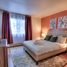 Free Parking! Montreal Adventure Home - Modern & Spacious Comforts!