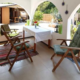 Irini Garden House, hotel di Vathí