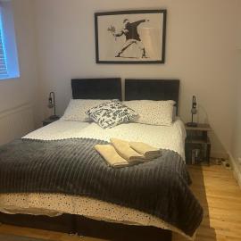 Cozy 1 Bedroom Basement Flat