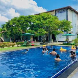 Blue Villa Grand Wadduwa، فندق في وادوا