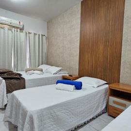 Hotel Familiar, hotell i Salinas