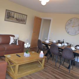 Royal Oak Apartment、Brewoodのホテル