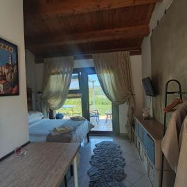 Country Studio Apartment, hotelli kohteessa Elice