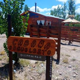 Viesnīca Cabañas Angualasto pilsētā Uspaljata