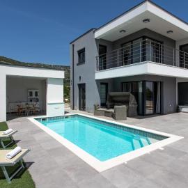 Nice Home In Kastel Novi