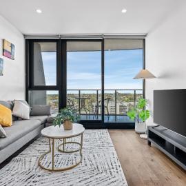 Galleria on the Glen - High floor deluxe apartment