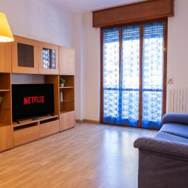 Spacious 6-Guest Home 8 min To Metro & Free Parking