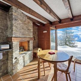PO Petite Ourses Suite - Anzere Slopeside - Swiss Alp, hotel in Anzère