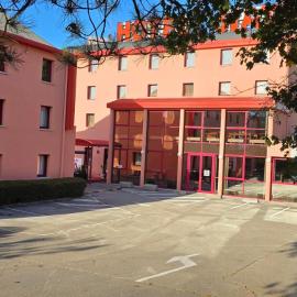 Hôtel Siatel Besançon Chateaufarine, hotelli kohteessa Besançon
