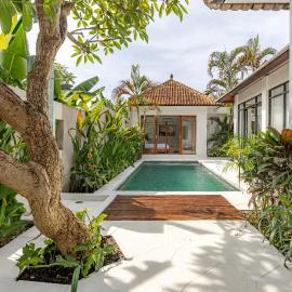 OLA Villa Umalas Private Pool Tropical Luxury, hotel in Kerobokan