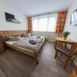 Hollis Rast, hotel a Sangerhausen
