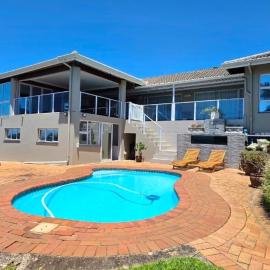 Groom's Seacret - Sleeps 10