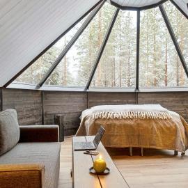 Private Aurora Samruam B Glass Roof Igloo, hotelli Sallassa