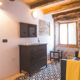 Gorgeous Apartment In Oprtalj With Wifi