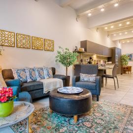 Luxury 2bedroom house with large back yard RABE1-2, Hotel in Valletta