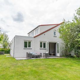 Nice, modern furnished holiday home, hotelli kohteessa De Cocksdorp