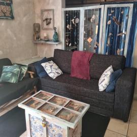 Tweni Strandloper Cottage, hotel in Umtentweni