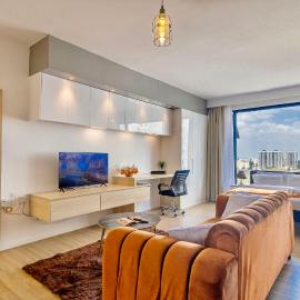 Sunset Views by Leisure Nomad with Pool & Club house, Gym and Work Desk