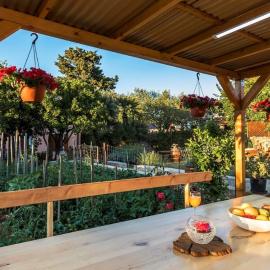 Vacation house Orange, hotel in Veli Lošinj