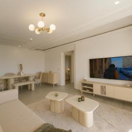 Luxury 2BR Apartment Private Jacuzzi 10mins From Airport, hotel a Tunis