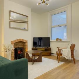 Cosy 3-Bed House in Banbury, Families & Workers