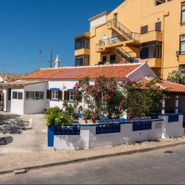 Blife Lucelya private rooms at Faro beach, hotel di Faro