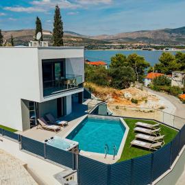 SEAPHORIA Luxury Modern Villa, viešbutis Trogire