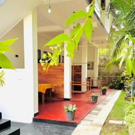 Nethmi Homestay & family Restaurant