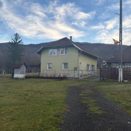la Sat, hotel u gradu 'Marga'