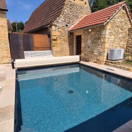 Le Clos de Bizaillac avec piscine chauffée, Hotel in Marquay