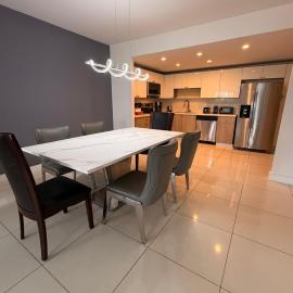 SPECIAL Beautiful Modern Beach Condo