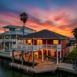 Waterfront Canal Home - Outdoor Bar Boat Slip