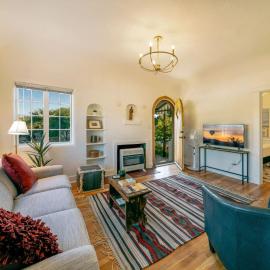 3 Blocks from U of A and 4th Ave, Cozy, 1 BR 1 BA