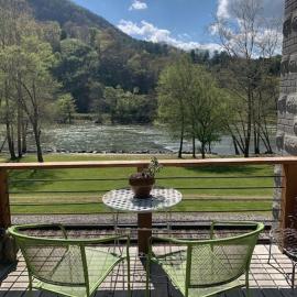 Old General Store on the French Broad River, hotel a Marshall