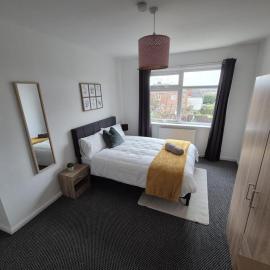Stunning 4 BedHouse Company Workers Welcome, Parking, Wifi, Netfix