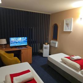 ZAJAZD ALBATROS Rzeszów POKOJE DOMKI APARTAMENTY SPA, hotel v destinácii Rzeszów