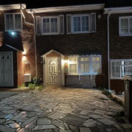 Spacious 5-Bed House in Chigwell - Grange Hill, hotel in Chigwell