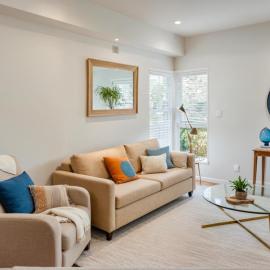 Hollywood Living 3 to 5 BR Townhomes with Free Parking