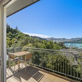 Harbour Crest Retreat - Lyttelton Holiday Home