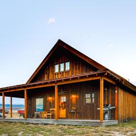 Ennis Home: Try the Yellowstone Lifestyle!, Hotel in Ennis