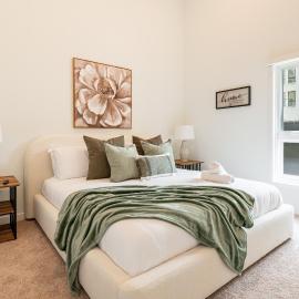 The Village Collection with Gym Pool and Spa, Hotel in Montclair