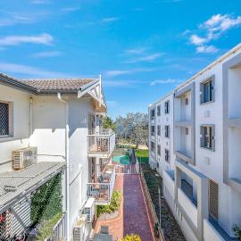 Shoreline Apartments - Unit 4b, hotel in Bargara