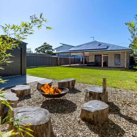 Catch & Relax - Pet Friendly - 4 Mins Walk to Beach