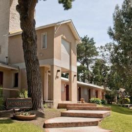 Monserrat Bungalows Con pileta y parrilla, Hotel in Pinamar