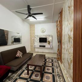 HOMESTAY AYER MOLEK Malay ONLY, hotel in Air Molek
