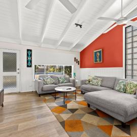 Happy House - Pet Friendly - 5 Min Walk to Beach