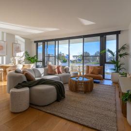 Waterfront Retreat- North Coogee - Luxury, Beachfront, family friendly, Sauna, close to Fremantle & Rottnest Island Ferry, hotel din Coogee